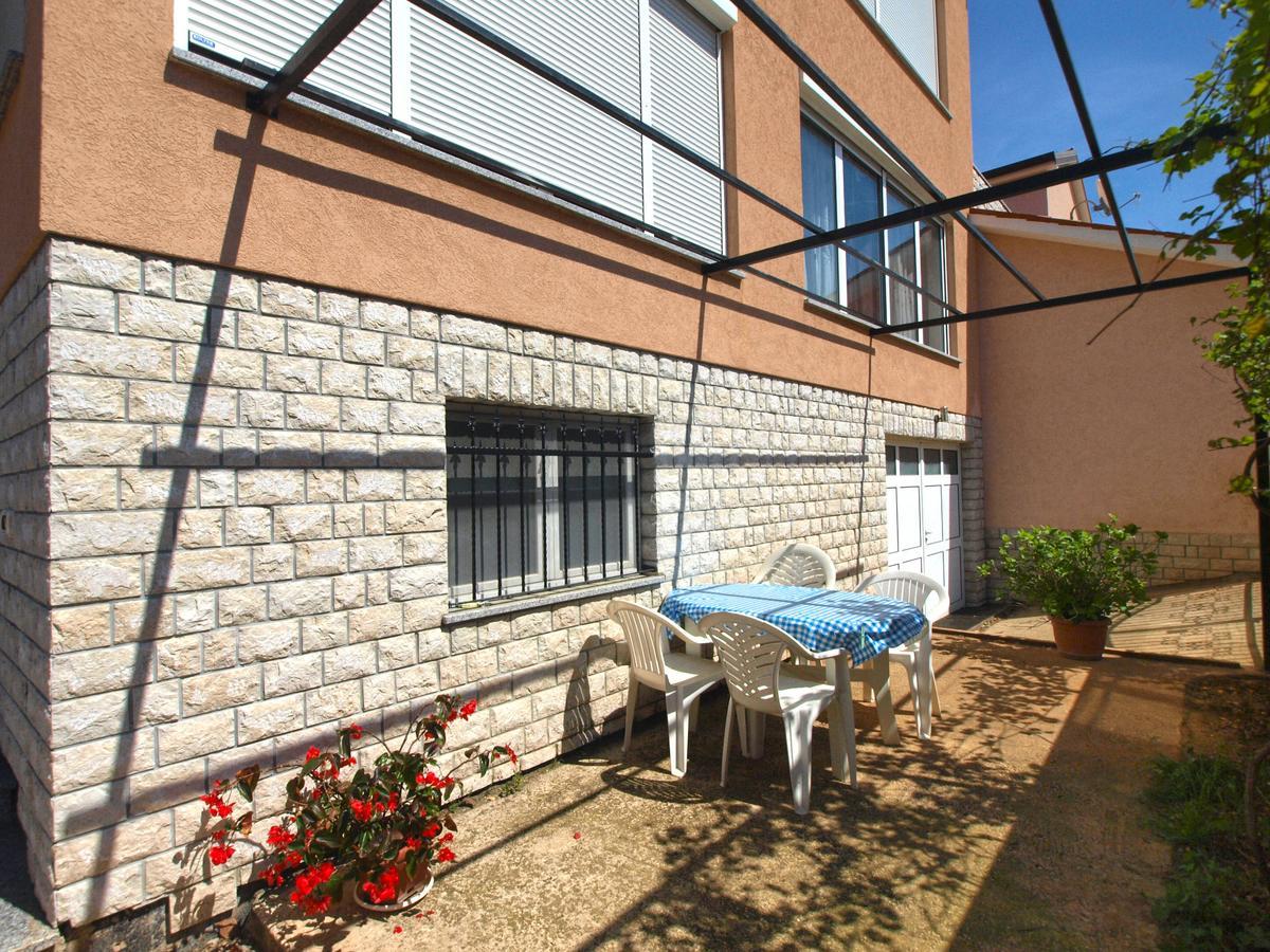 Apartments Edin 1359 Peroj Exterior foto